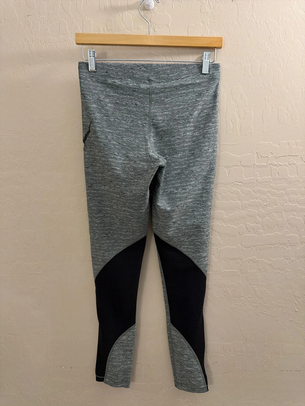 Nike Pro Dri-Fit greenish gray leggings Sz M - Picture 2 of 6